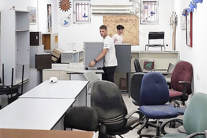 עשרות מתנדבים מסייעים בהכשרת מקלטים פרטיים ברחבי עפולה